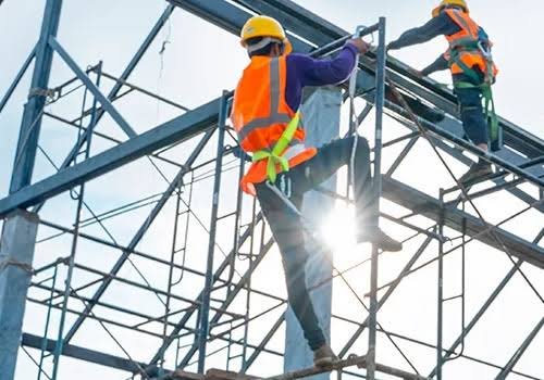 Montaje de estructura metálica